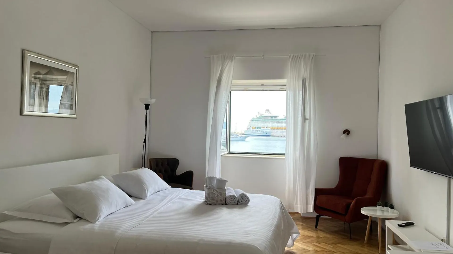 The View Apartment Split